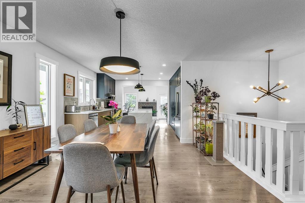 120 Woodbrook Close Sw, Calgary, Alberta  T2W 4E9 - Photo 7 - A2318650