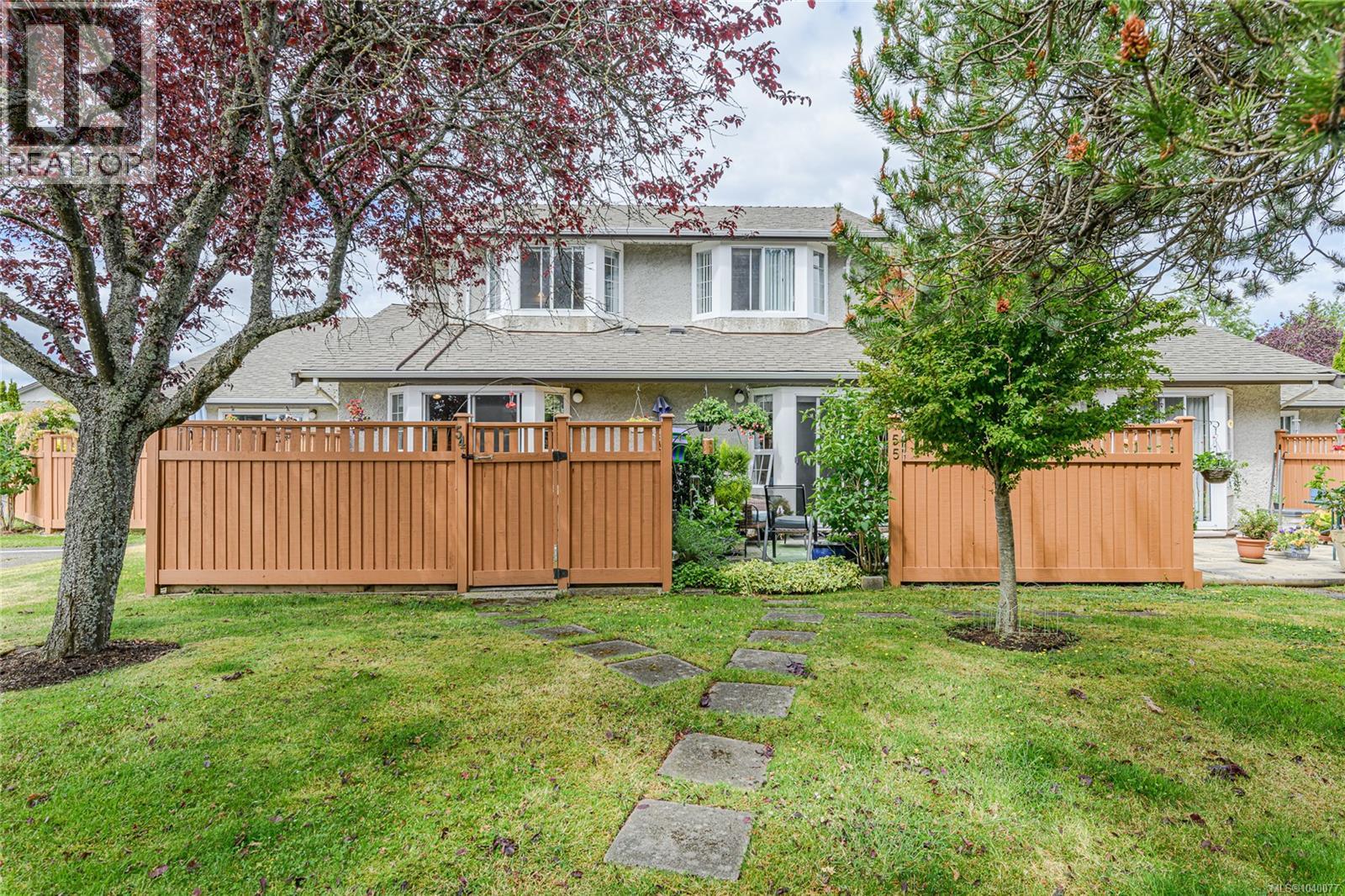54 2070 Amelia Ave, Sidney, British Columbia  V8L 4X6 - Photo 3 - 1040077