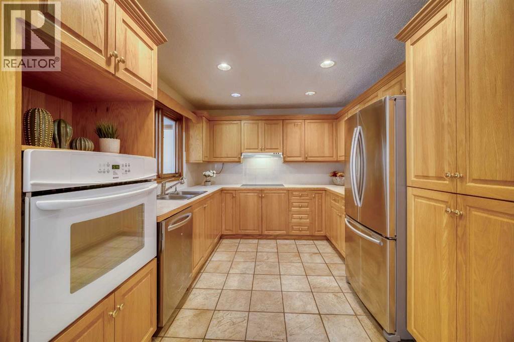 107 Edgehill Court Nw, Calgary, Alberta  T3A 2X3 - Photo 13 - A2320155