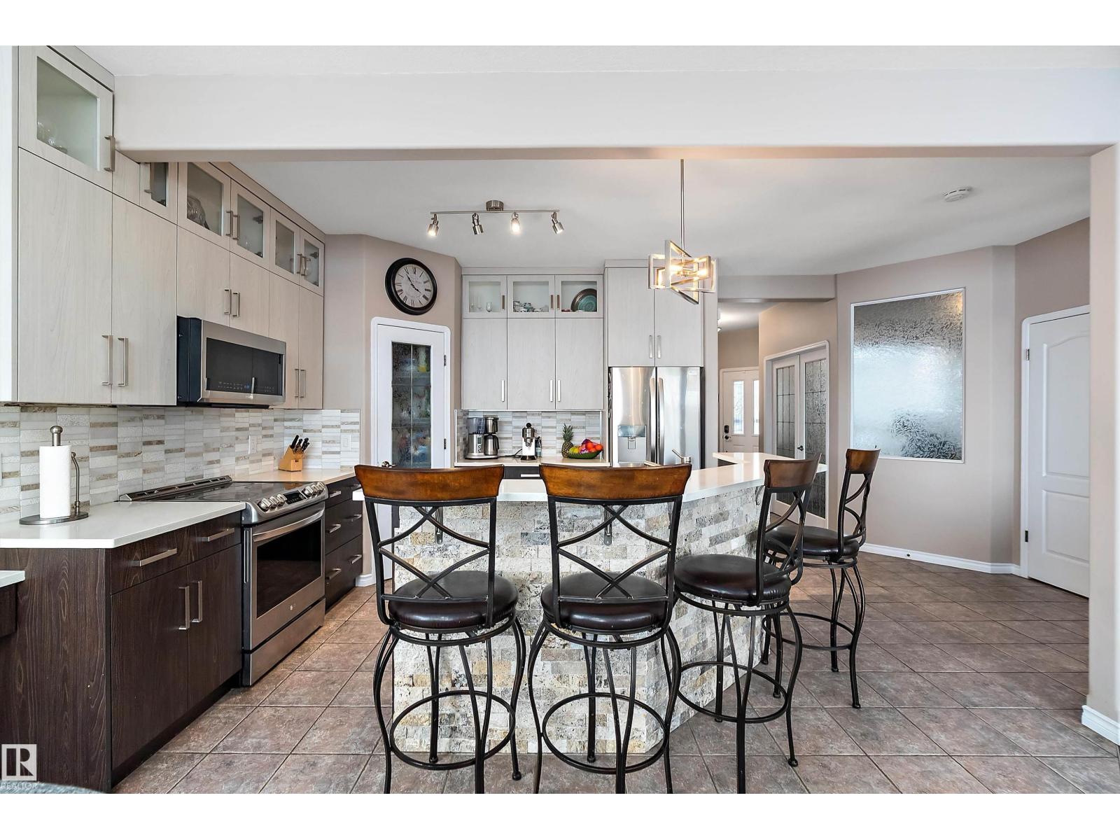1105 Klarvatten Cv NW, Edmonton, Alberta  T5Z 3N3 - Photo 14 - E4493240
