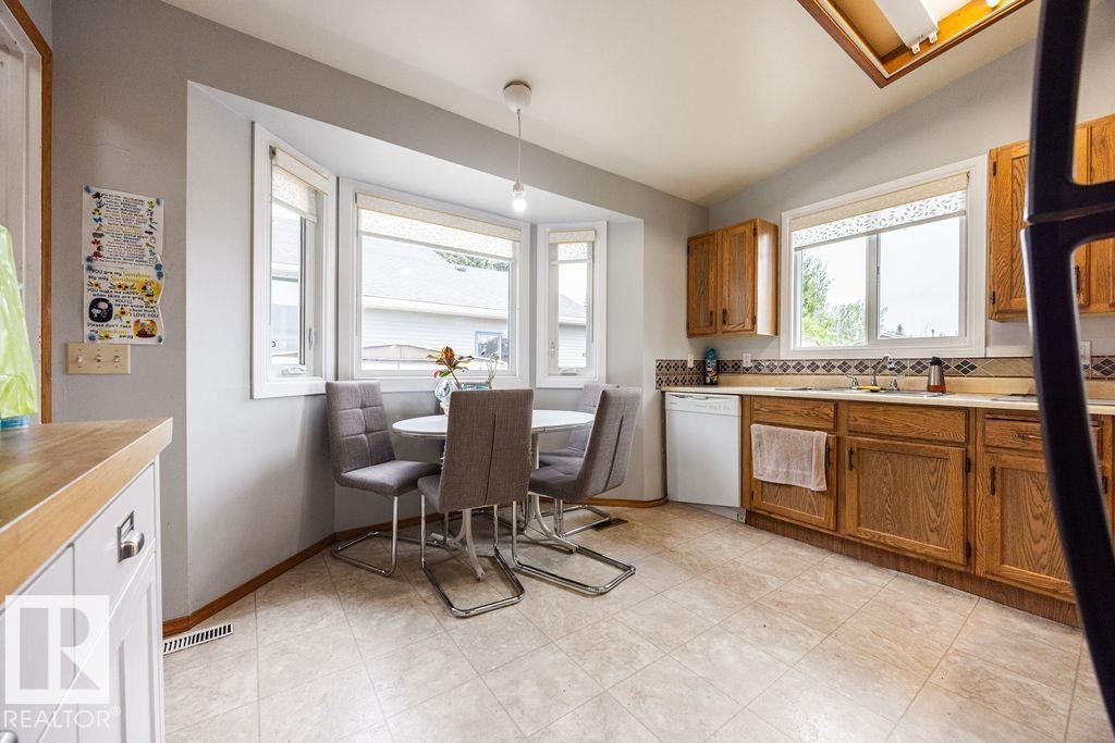 1139 35 St NW, Edmonton, Alberta  T6L 2L3 - Photo 6 - E4491364