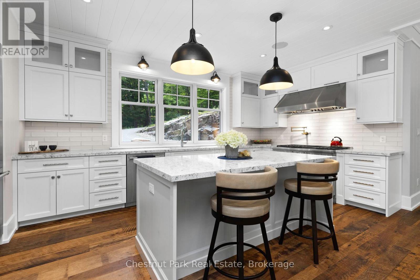 30 Bigwin Island, Lake Of Bays, Ontario  P0B 1A0 - Photo 19 - X13435660