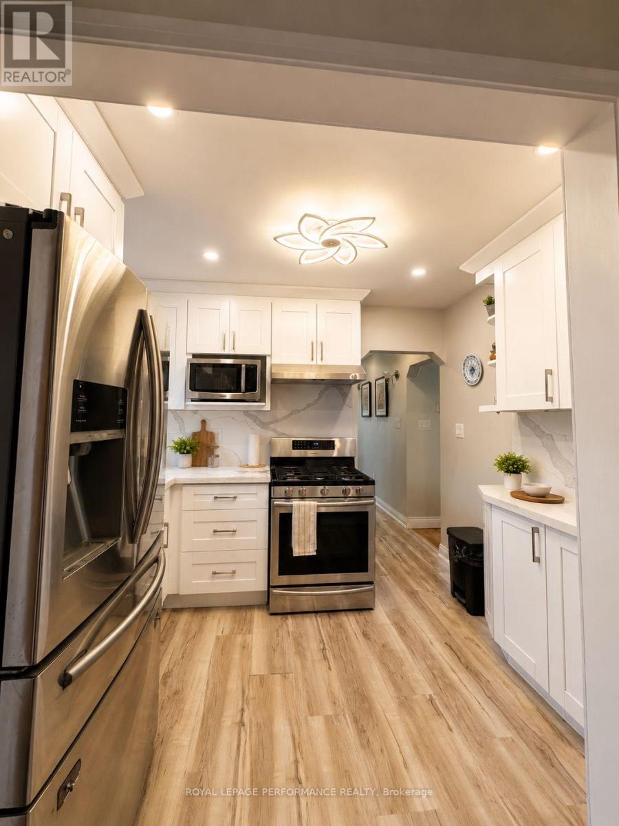 10 Faulkland Road, Toronto, Ontario  M1L 3S3 - Photo 9 - E13435594