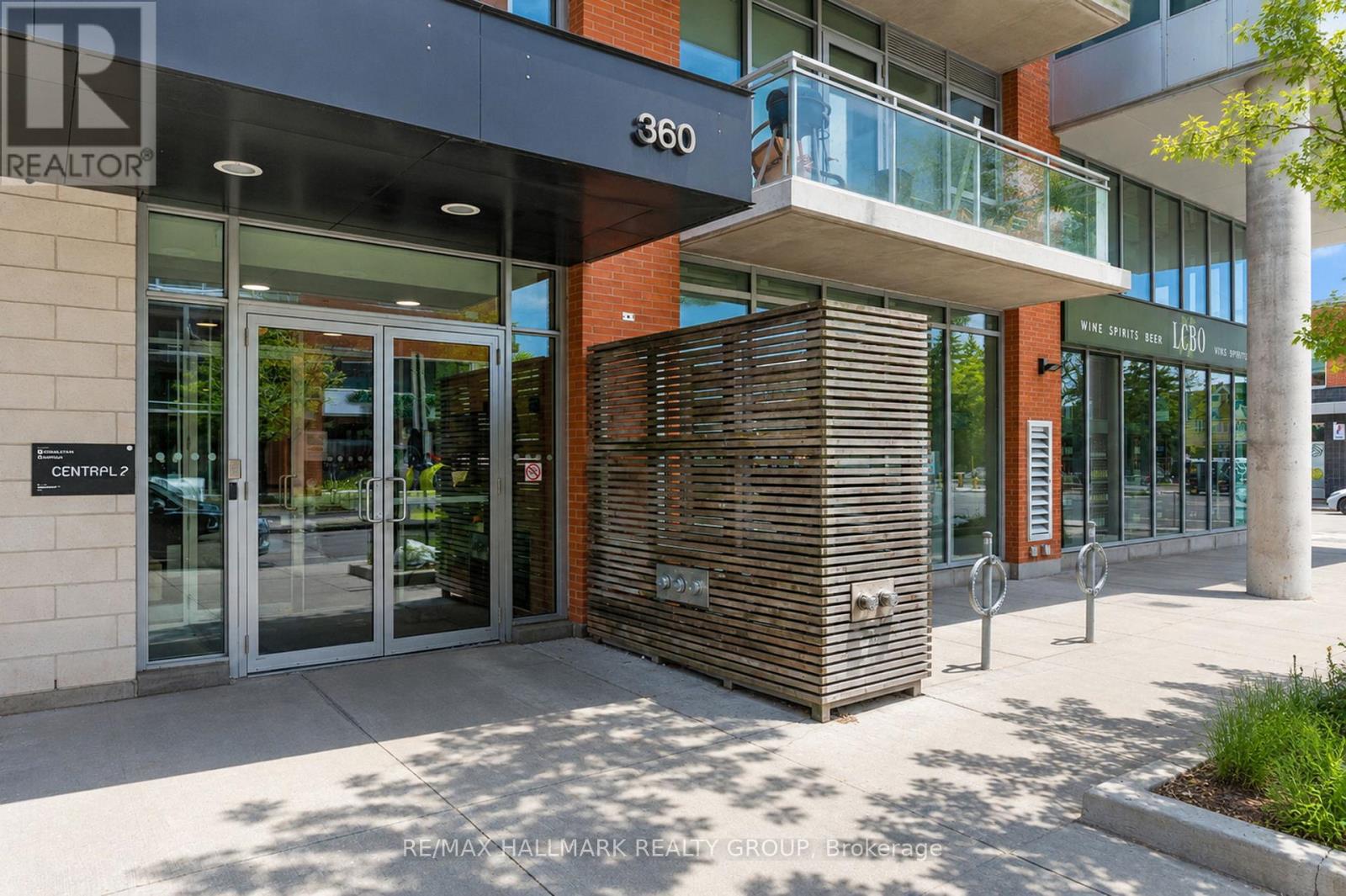 704 - 360 Mcleod Street, Ottawa, Ontario  K2P 1A9 - Photo 2 - X13435712