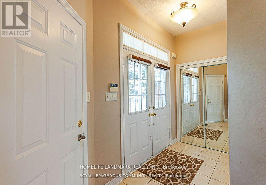 111 Deerwood Crescent, Richmond Hill, Ontario  L4E 4B3 - Photo 2 - N13435612