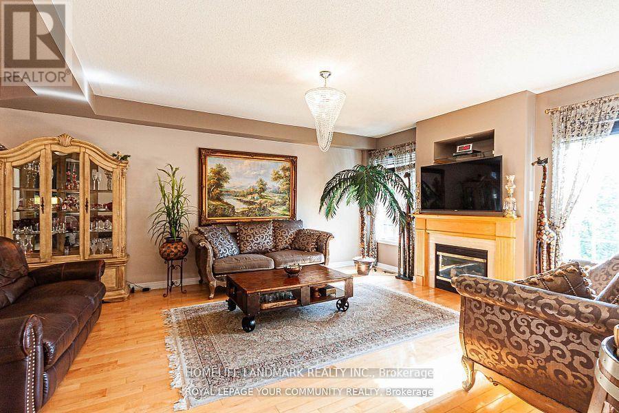 111 Deerwood Crescent, Richmond Hill, Ontario  L4E 4B3 - Photo 3 - N13435612