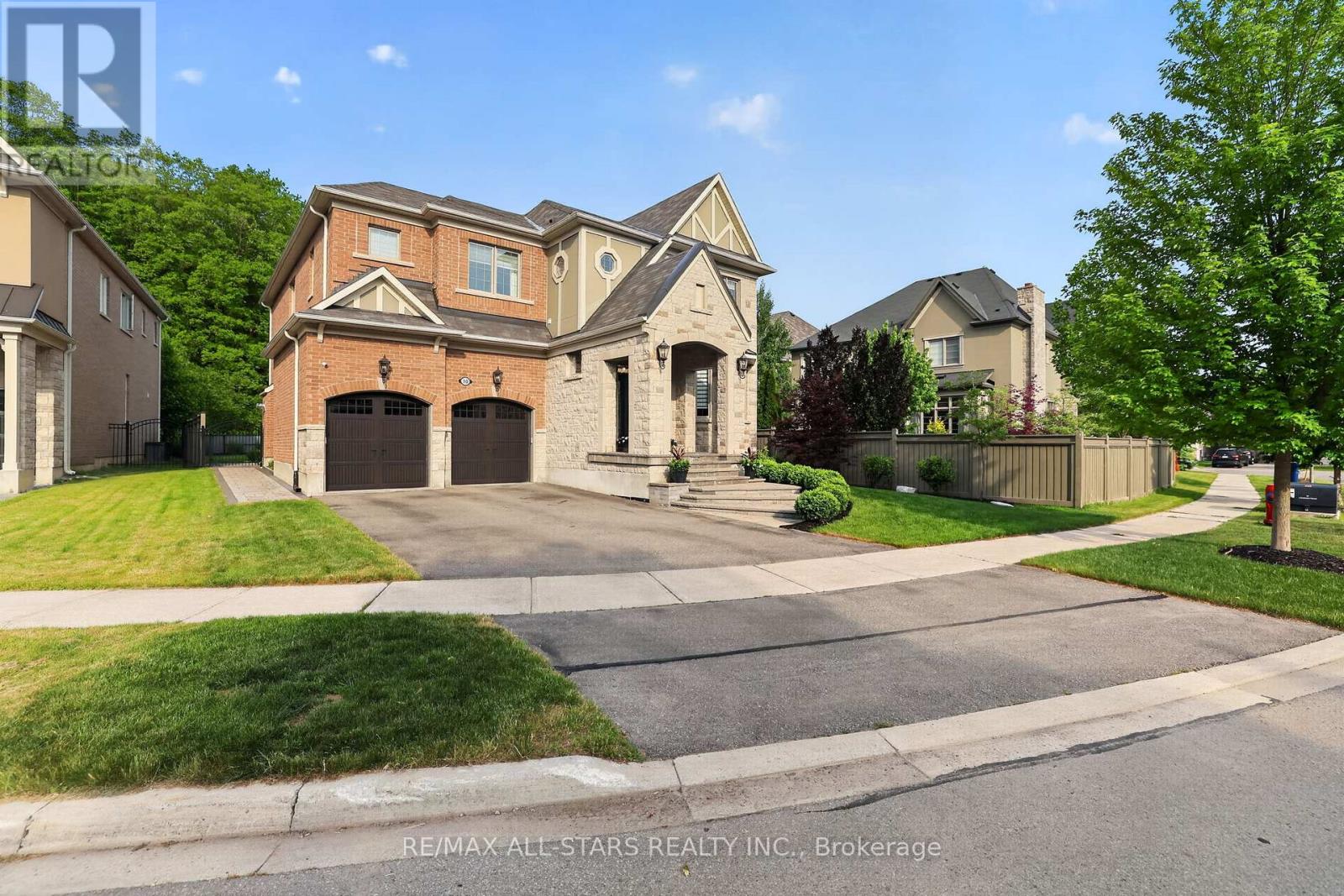 10 Forest Grove Court, Aurora, Ontario  L4G 3G4 - Photo 2 - N13435714