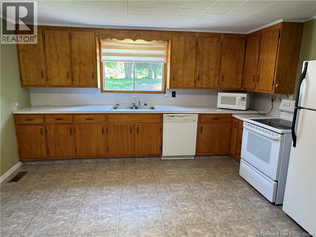 250 Main St, Bath, New Brunswick  E7J 1E9 - Photo 7 - NB141744