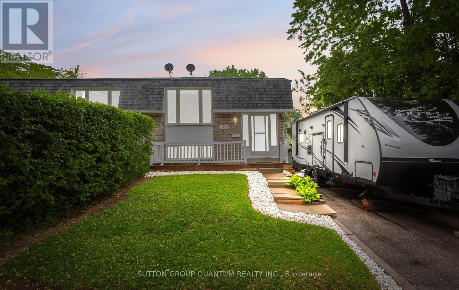 2363 HOLYHEAD DRIVE, Burlington, Ontario