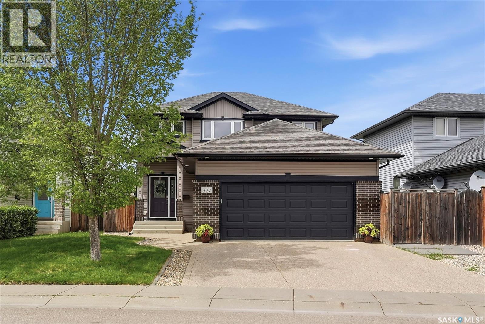 327 Hettle Cove, Saskatoon, Saskatchewan  S7T 0E8 - Photo 1 - SK039031