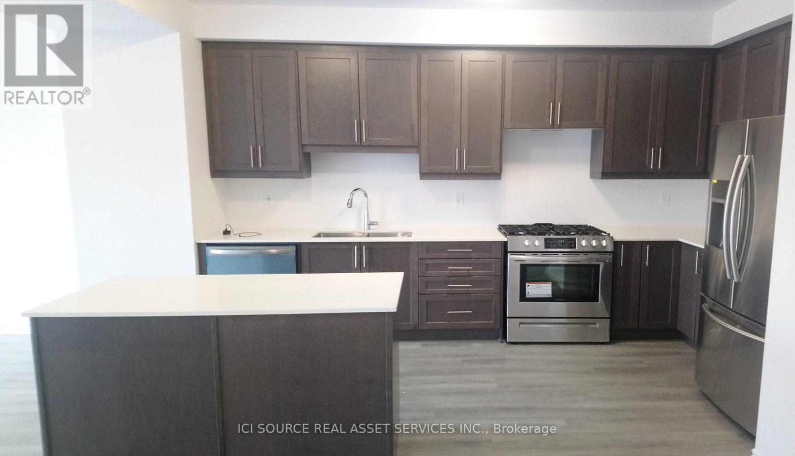 4 Bellhouse Avenue, Brantford, Ontario  N3T 0T9 - Photo 2 - X13435716