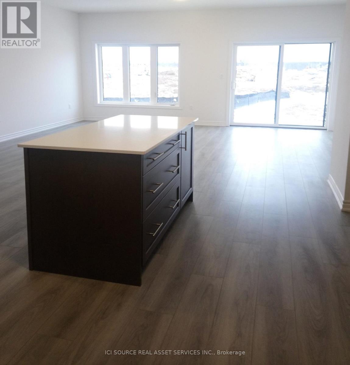 4 Bellhouse Avenue, Brantford, Ontario  N3T 0T9 - Photo 4 - X13435716