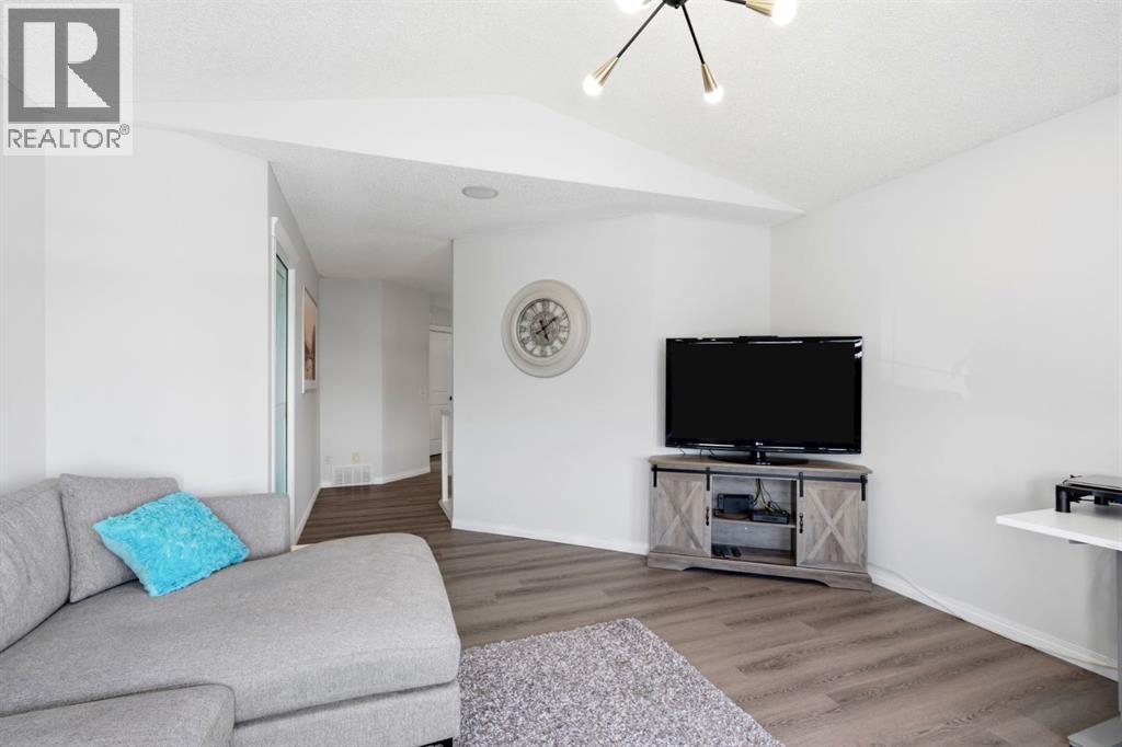 212 Willowmere Close, Chestermere, Alberta  T1X 1S2 - Photo 38 - A2320378