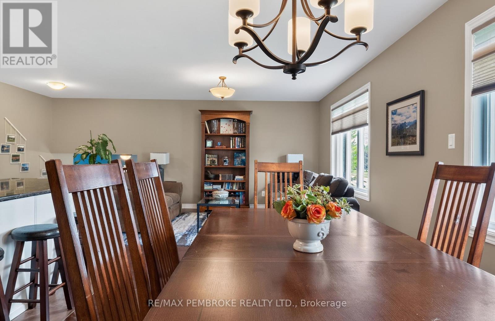 61 Oak Avenue, Petawawa, Ontario  K8H 0B5 - Photo 13 - X13435776