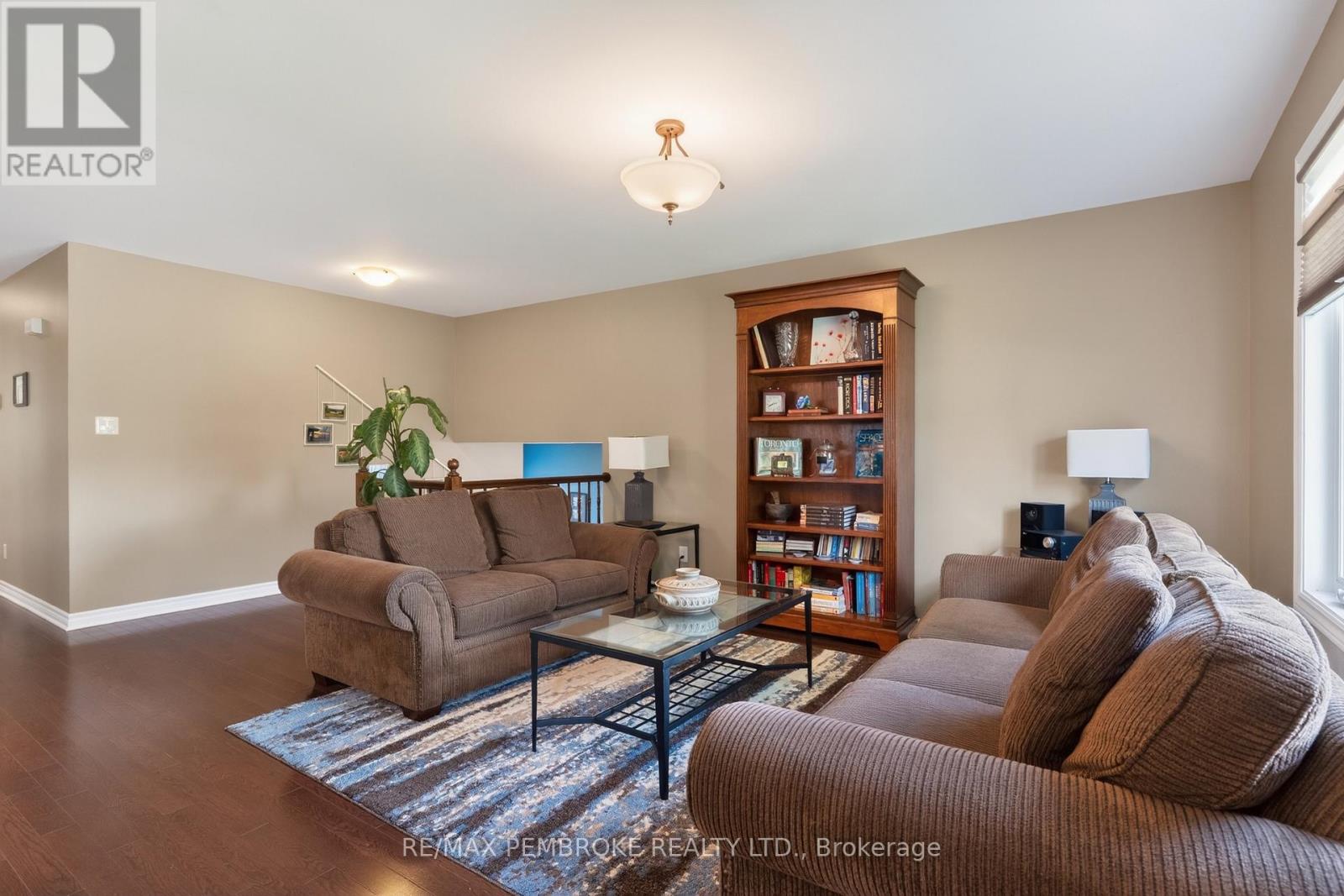 61 Oak Avenue, Petawawa, Ontario  K8H 0B5 - Photo 14 - X13435776