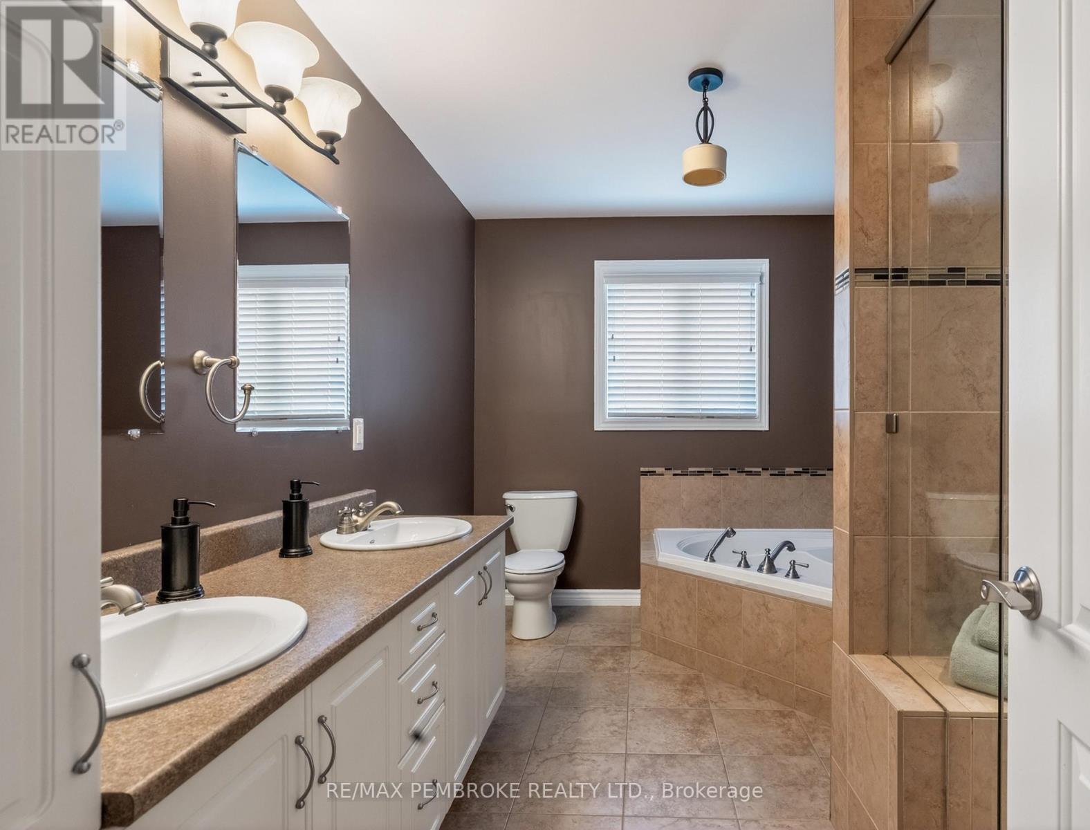 61 Oak Avenue, Petawawa, Ontario  K8H 0B5 - Photo 17 - X13435776