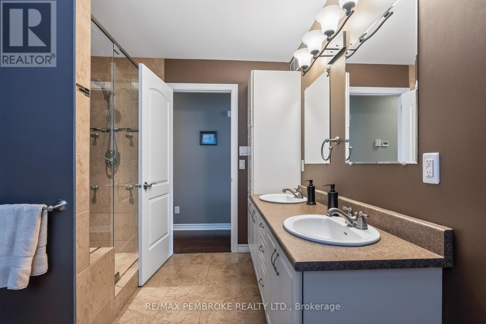 61 Oak Avenue, Petawawa, Ontario  K8H 0B5 - Photo 20 - X13435776