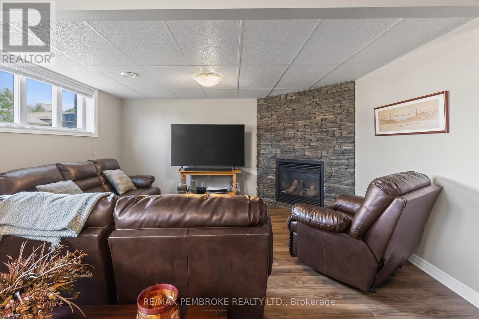 61 Oak Avenue, Petawawa, Ontario  K8H 0B5 - Photo 30 - X13435776