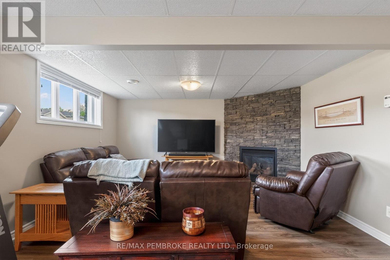 61 Oak Avenue, Petawawa, Ontario  K8H 0B5 - Photo 31 - X13435776
