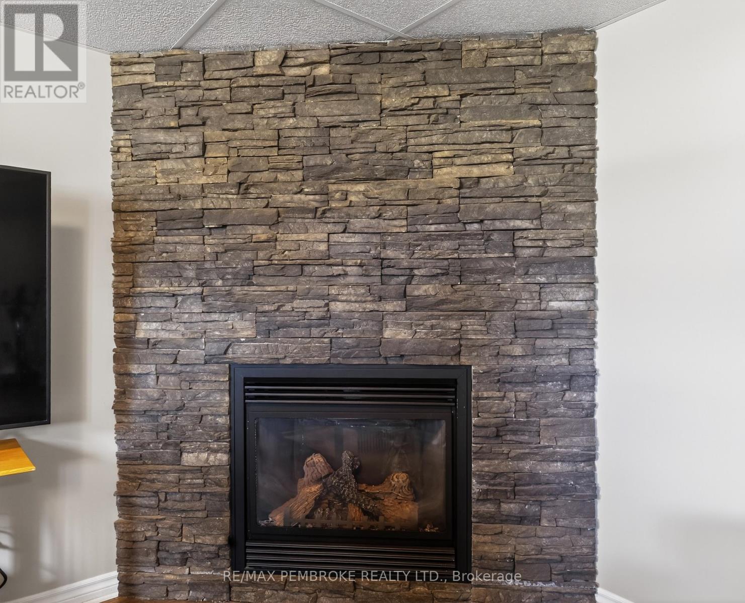 61 Oak Avenue, Petawawa, Ontario  K8H 0B5 - Photo 32 - X13435776