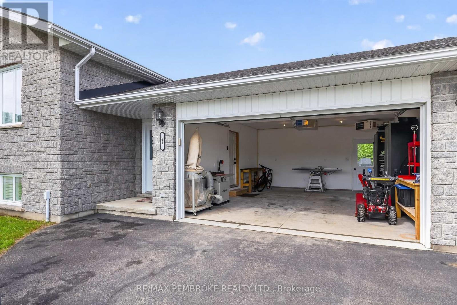 61 Oak Avenue, Petawawa, Ontario  K8H 0B5 - Photo 41 - X13435776