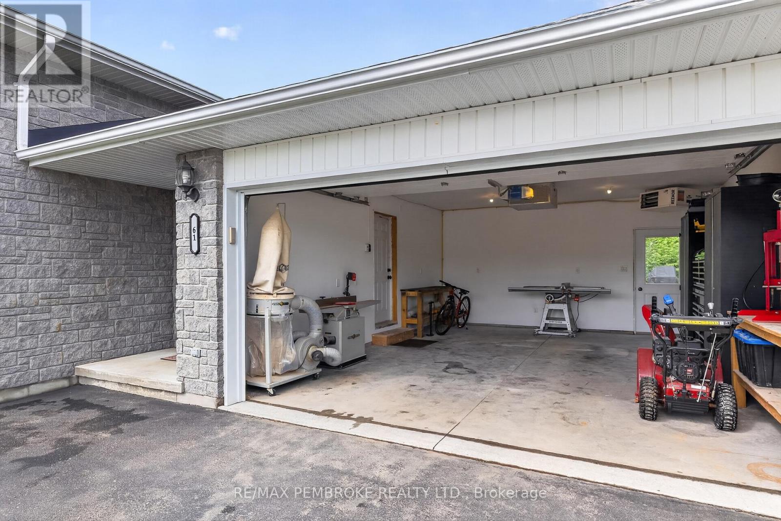 61 Oak Avenue, Petawawa, Ontario  K8H 0B5 - Photo 42 - X13435776