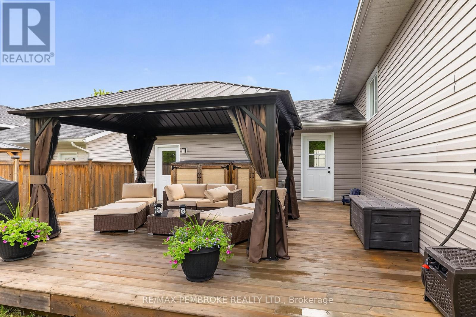 61 Oak Avenue, Petawawa, Ontario  K8H 0B5 - Photo 43 - X13435776