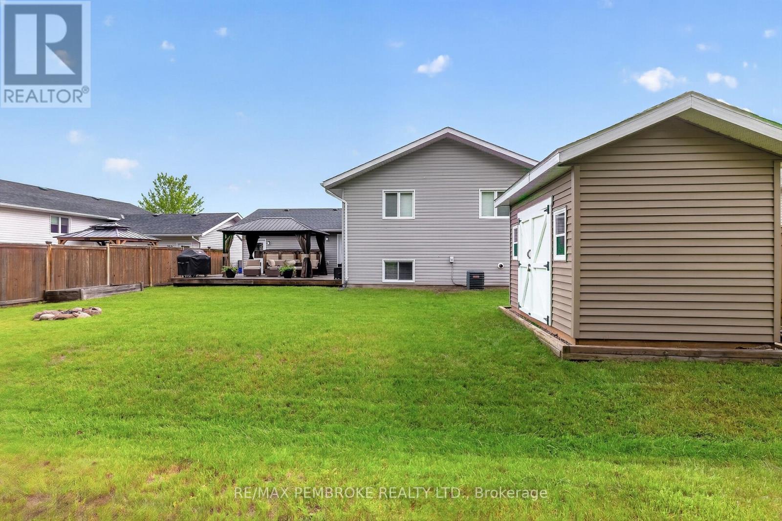 61 Oak Avenue, Petawawa, Ontario  K8H 0B5 - Photo 46 - X13435776