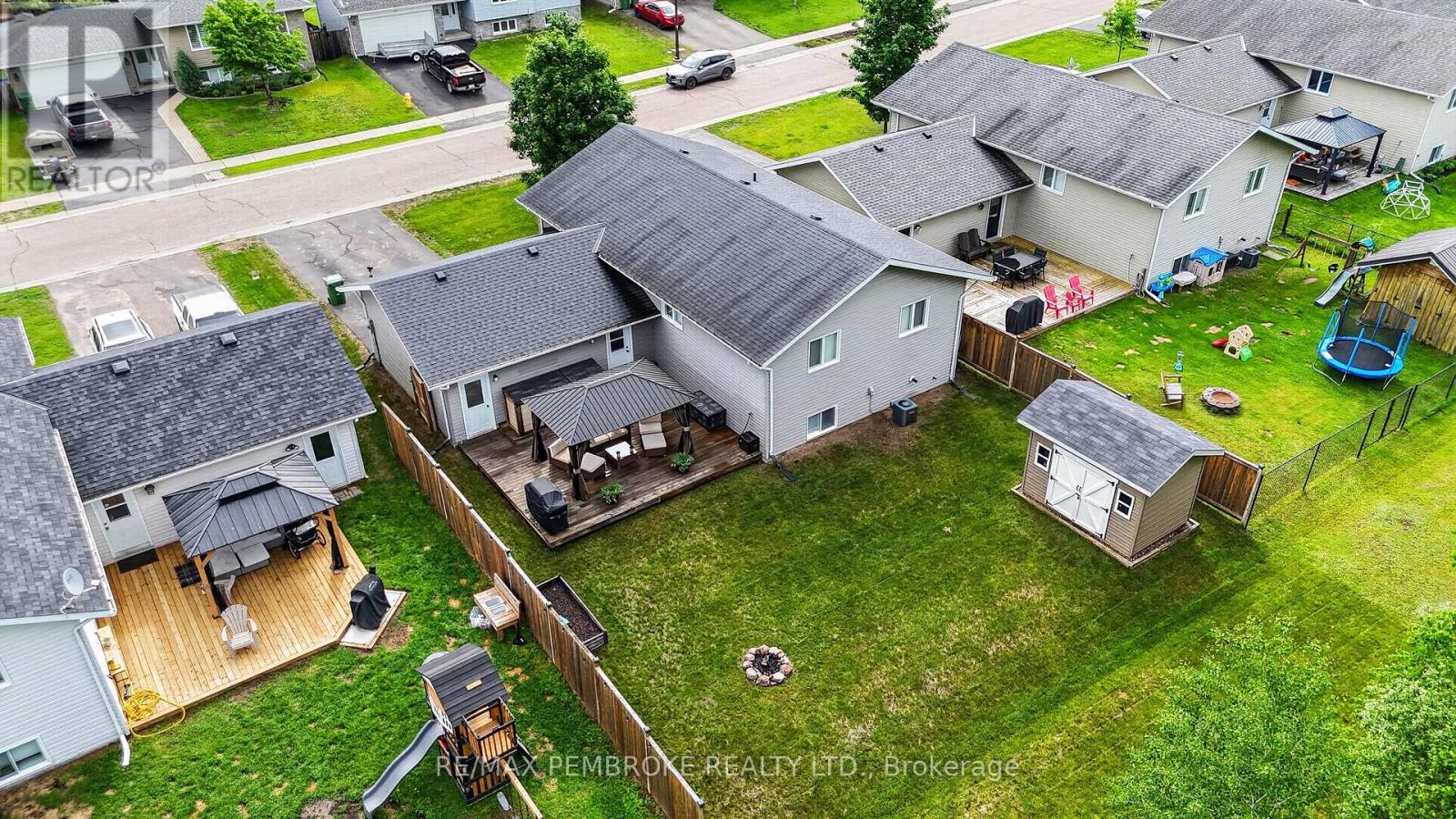 61 Oak Avenue, Petawawa, Ontario  K8H 0B5 - Photo 5 - X13435776