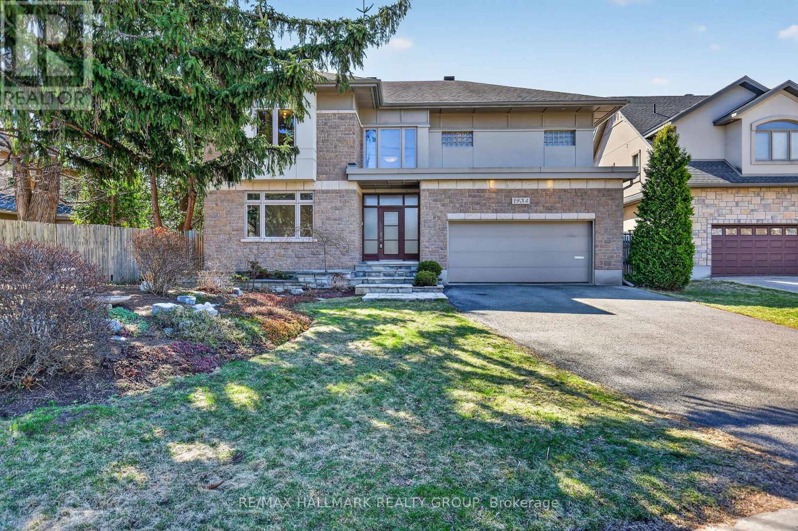 1934 Lenester Avenue, Ottawa, Ontario  K2A 1J9 - Photo 2 - X13435800