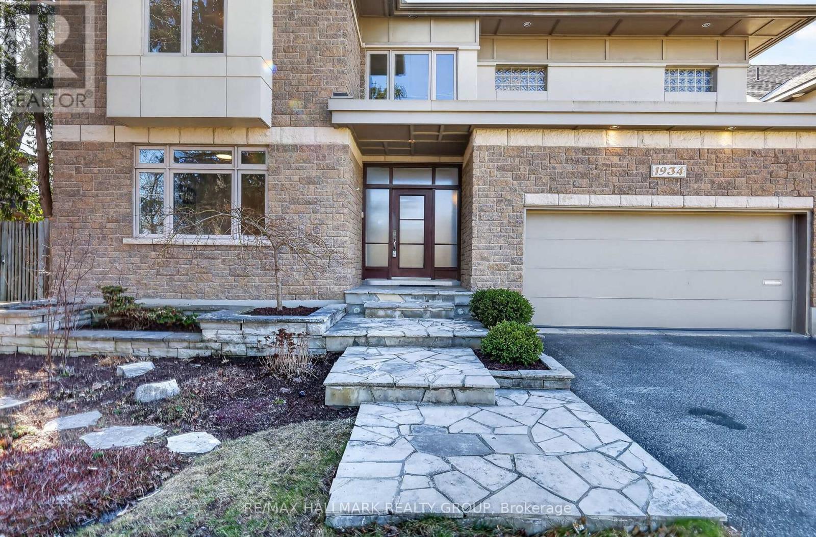 1934 Lenester Avenue, Ottawa, Ontario  K2A 1J9 - Photo 3 - X13435800