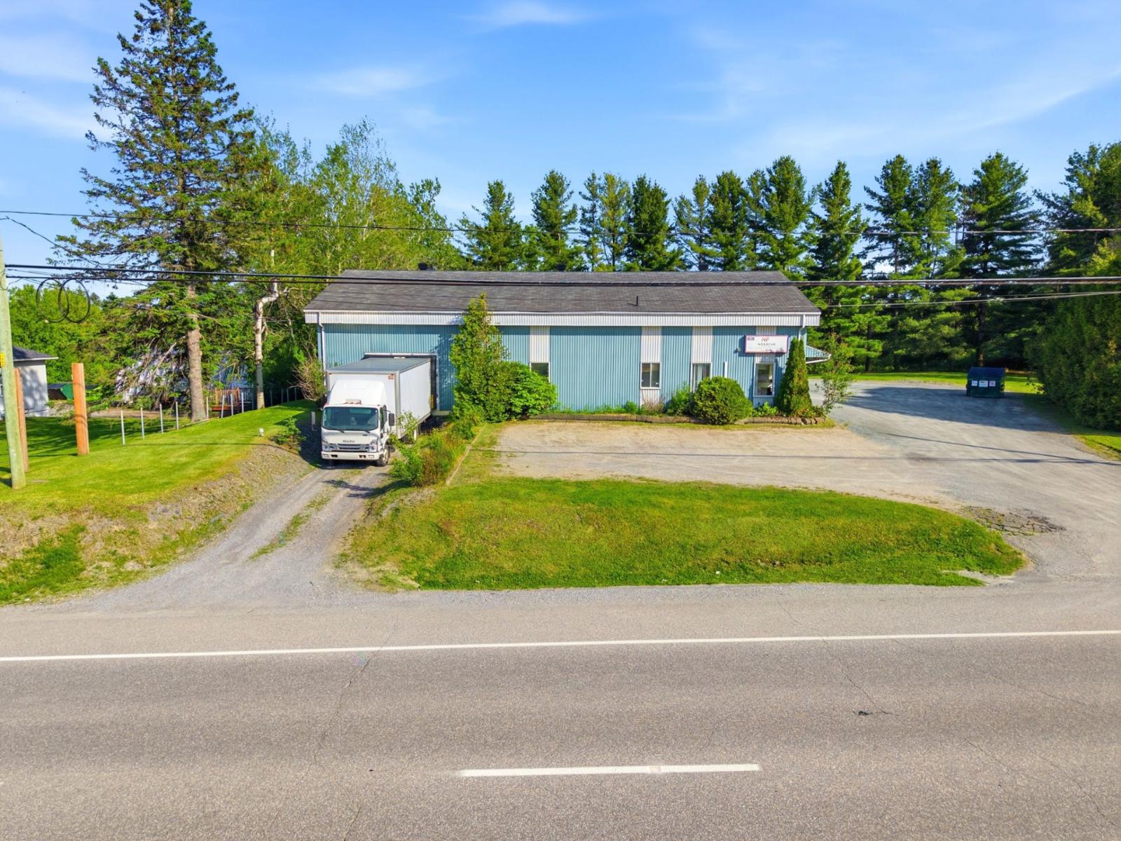 6538Z Boul. Bourque Sherbrooke (Brompton/Rock Forest/Saint-Élie/Deauville) Quebec Canada J1N1H3 3