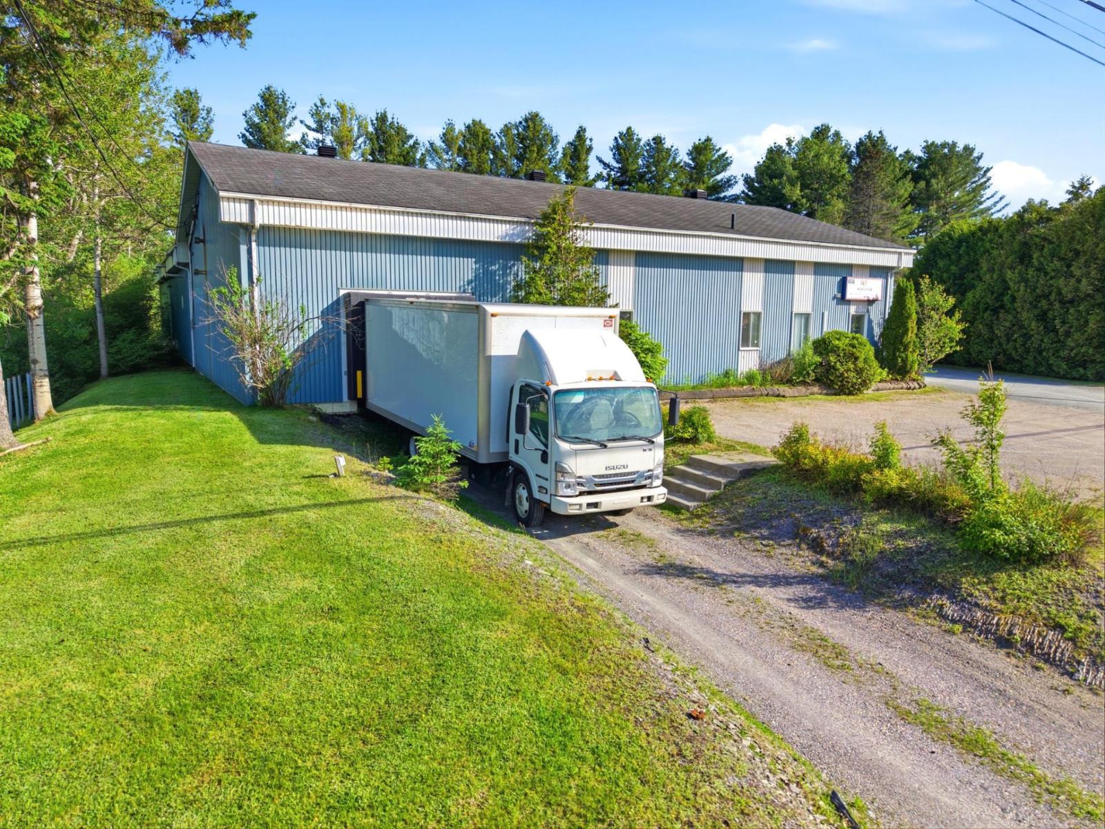 6538Z Boul. Bourque Sherbrooke (Brompton/Rock Forest/Saint-Élie/Deauville) Quebec Canada J1N1H3 5