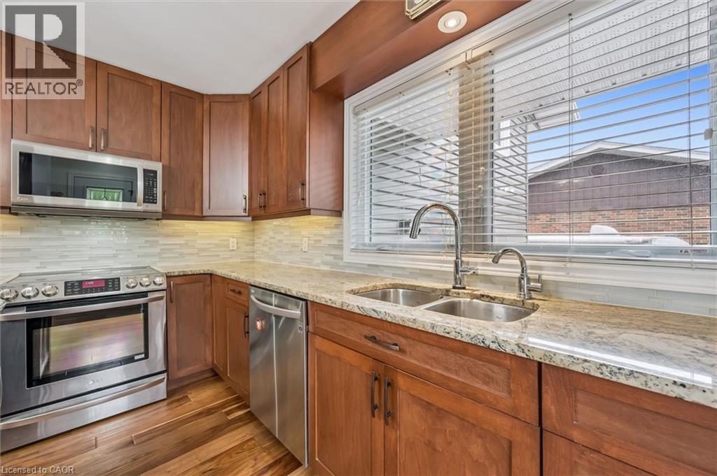 552 Greenbrook Drive, Kitchener, Ontario N2M 4K6 - Photo 7 - 40839259