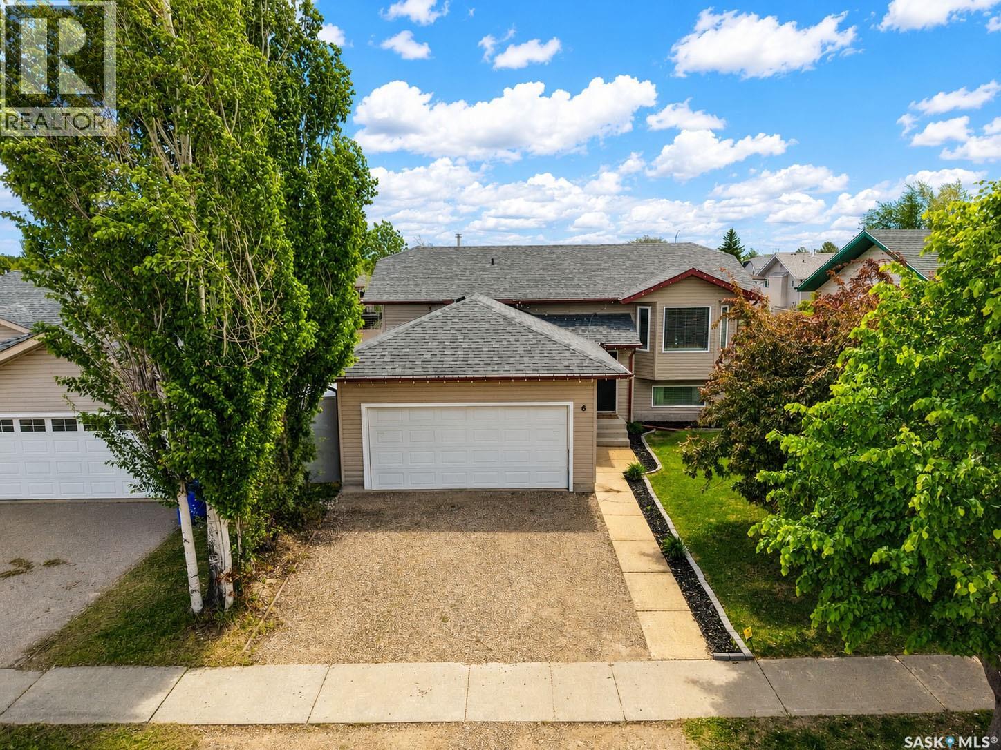 6 Dmyterko Bay, Prince Albert, Saskatchewan  S6V 8E8 - Photo 1 - SK038988