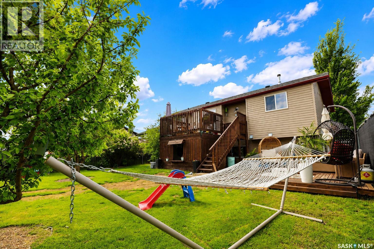6 Dmyterko Bay, Prince Albert, Saskatchewan  S6V 8E8 - Photo 30 - SK038988