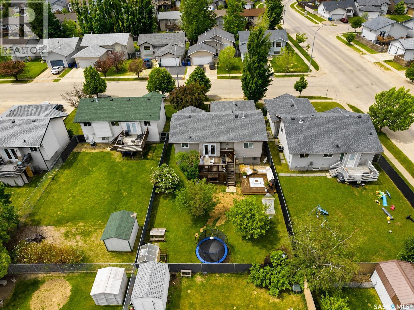 6 Dmyterko Bay, Prince Albert, Saskatchewan  S6V 8E8 - Photo 37 - SK038988
