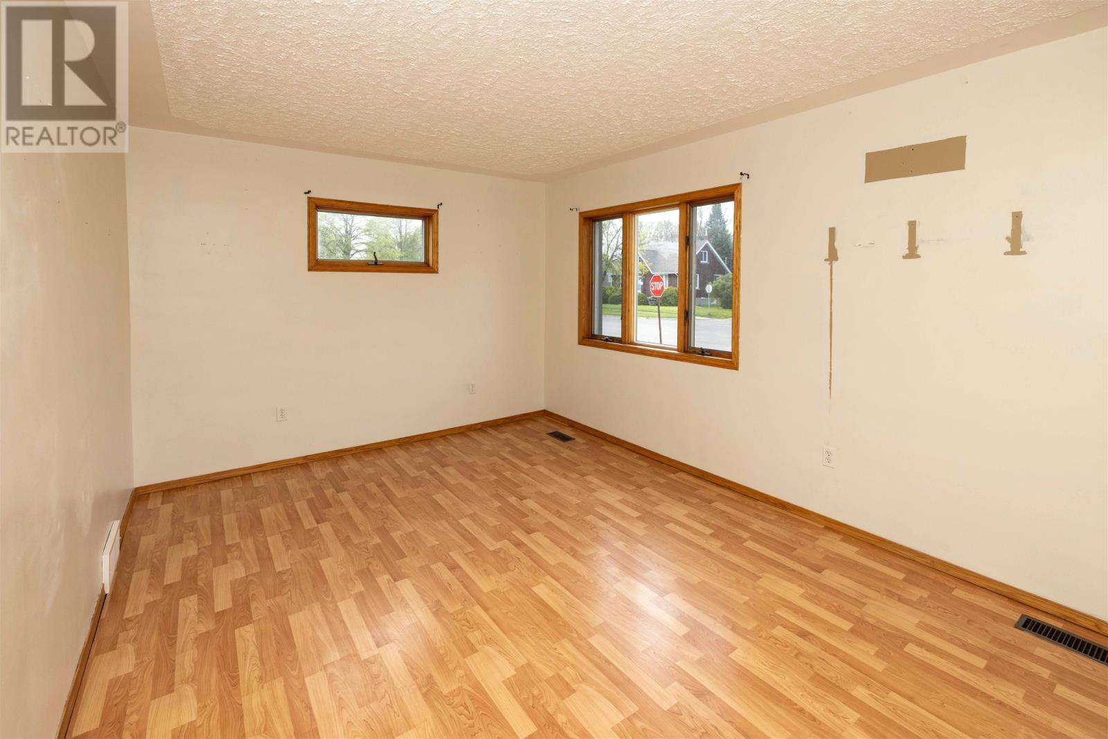 1418 Frederica St. W, Thunder Bay, Ontario  P7E 3Y8 - Photo 2 - TB2601347