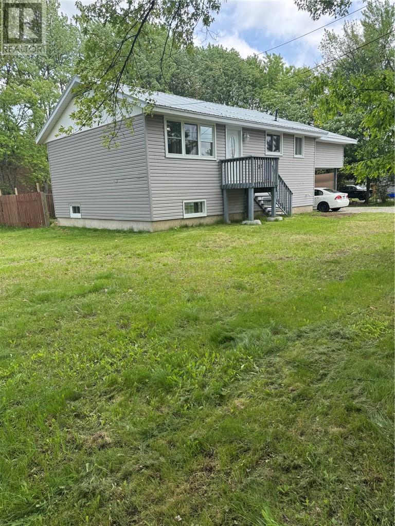 3182 Hillsdale Court, Val Caron, Ontario  P3N 1A6 - Photo 2 - 2128518