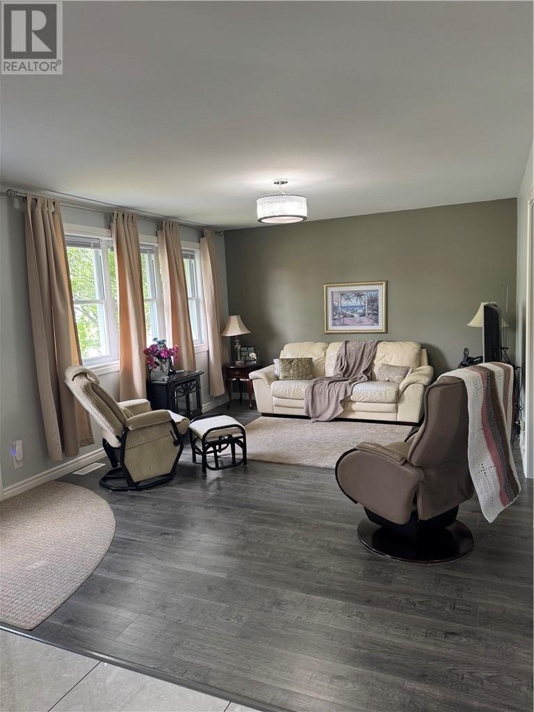 3182 Hillsdale Court, Val Caron, Ontario  P3N 1A6 - Photo 4 - 2128518