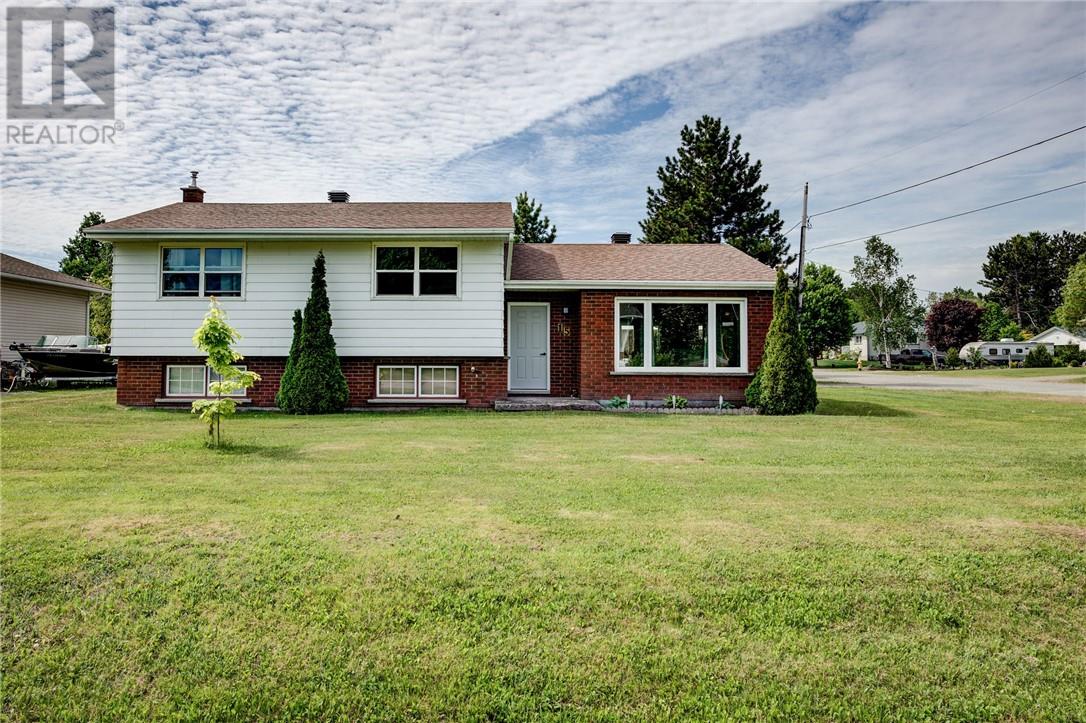 15 Arlington Drive E, Dowling, Ontario  P0M 1R0 - Photo 1 - 2128433