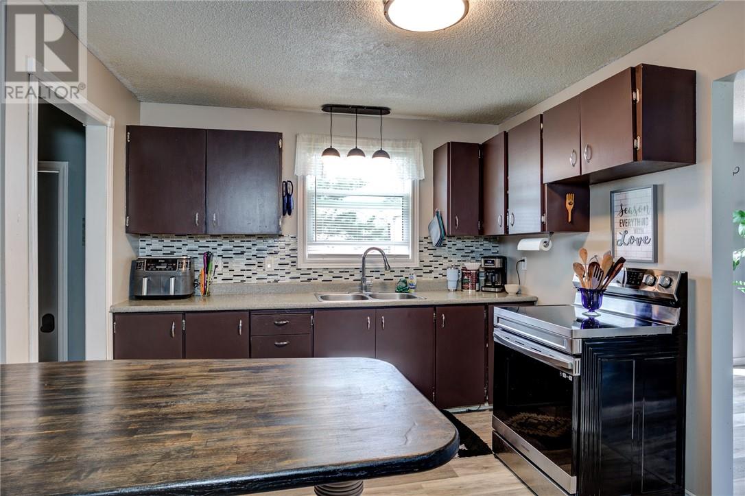 15 Arlington Drive E, Dowling, Ontario  P0M 1R0 - Photo 10 - 2128433