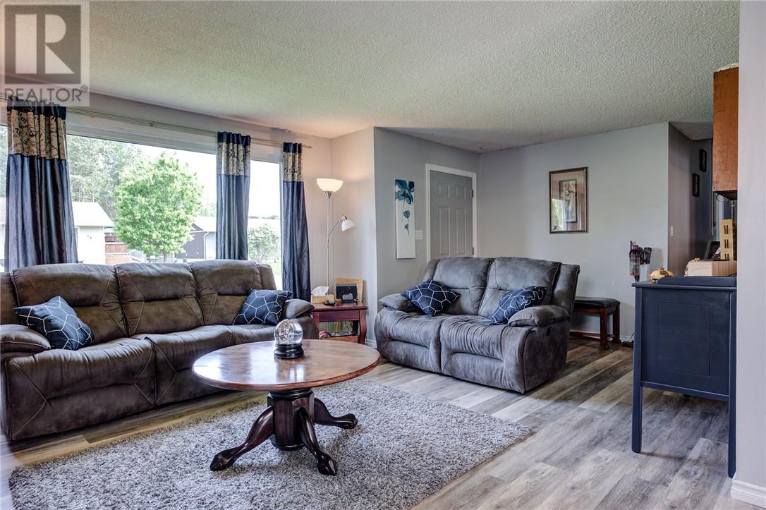15 Arlington Drive E, Dowling, Ontario  P0M 1R0 - Photo 18 - 2128433