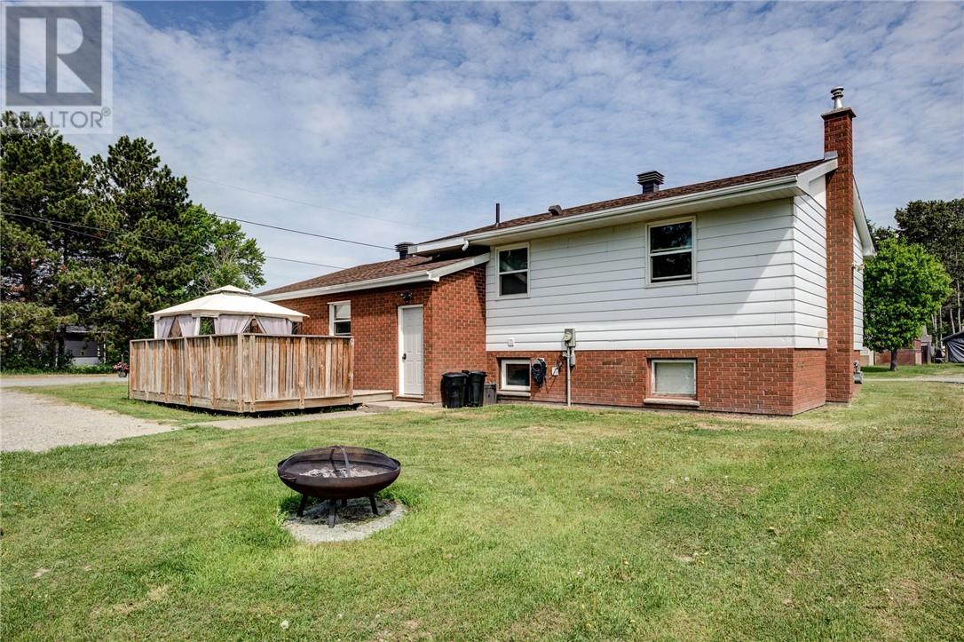 15 Arlington Drive E, Dowling, Ontario  P0M 1R0 - Photo 5 - 2128433
