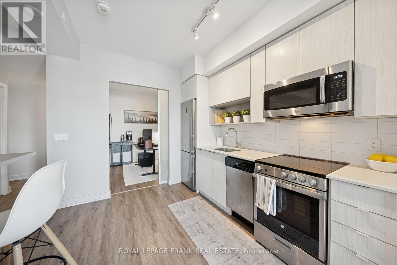 409 - 630 Greenwood Avenue, Toronto, Ontario  M4J 0A8 - Photo 5 - E13006122