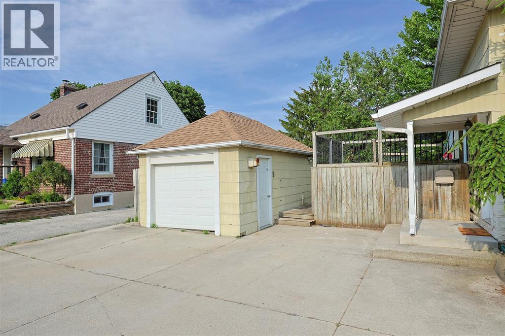 452 Nelson Street, Sarnia photo 5
