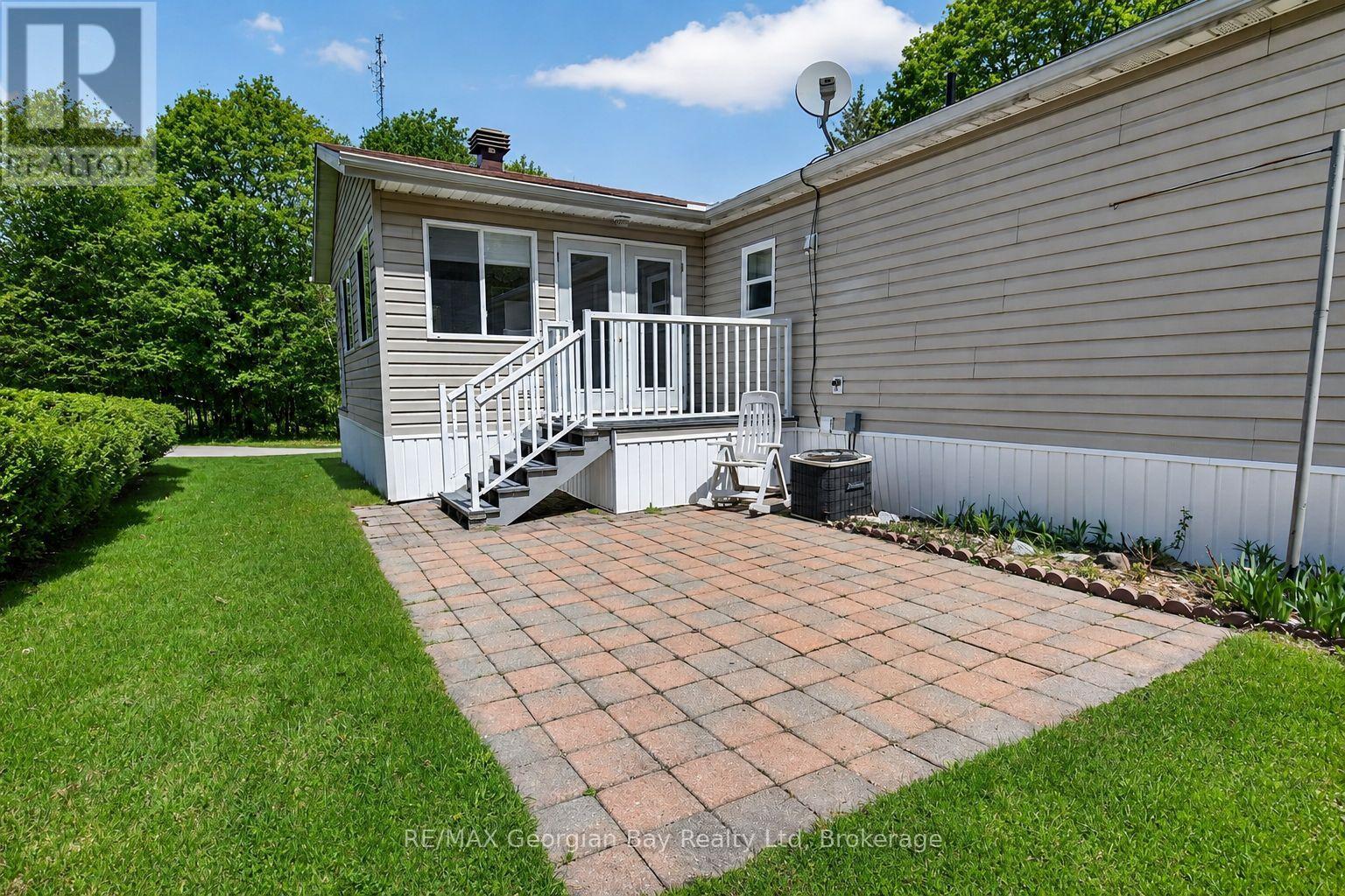 43 Highland Ave - 5411 Elliott Side Road, Tay, Ontario  L4R 4K3 - Photo 19 - S12940546