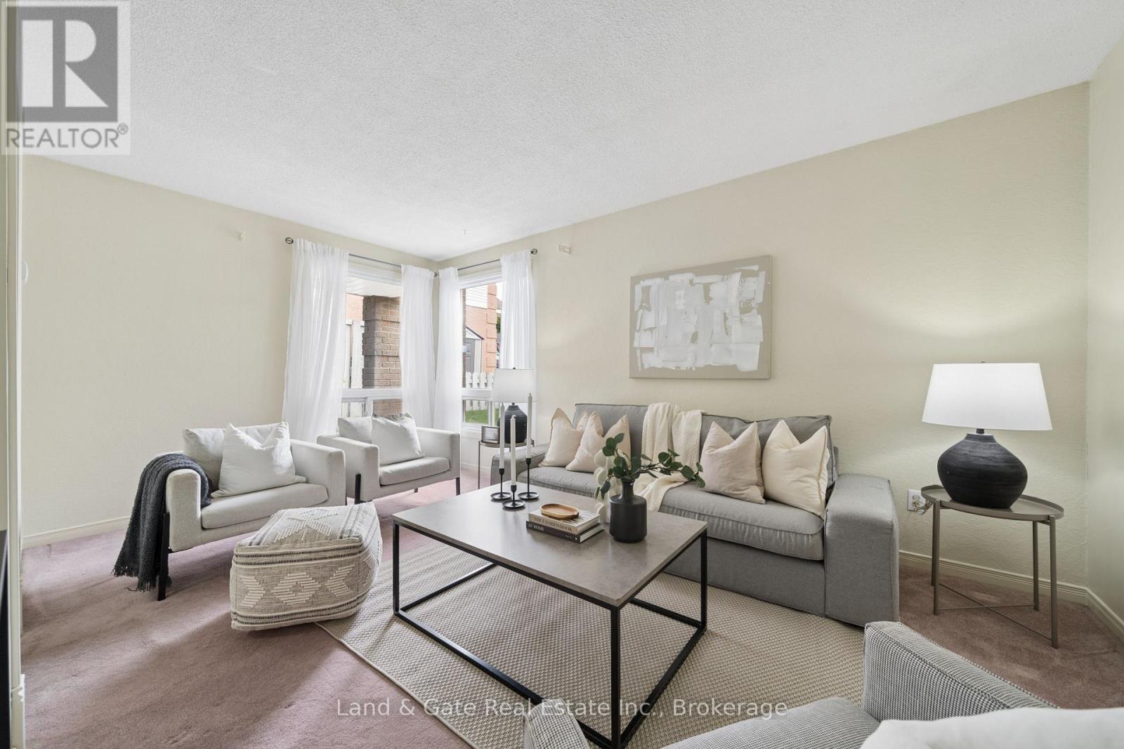 1286 Pinehurst Avenue, Oshawa, Ontario  L1H 8G5 - Photo 7 - E13433856