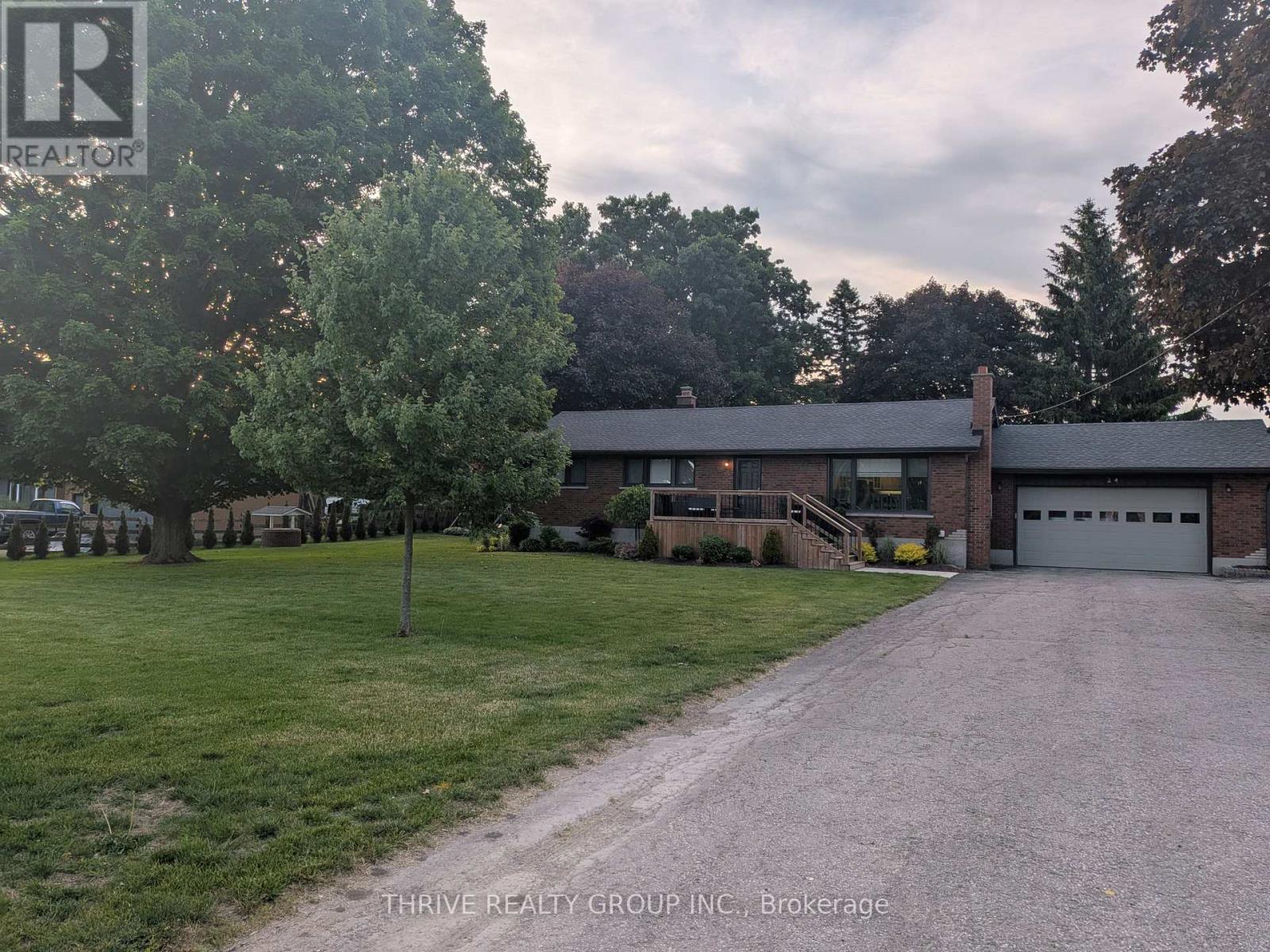 24 CHURCH STREET W, Norwich, Ontario