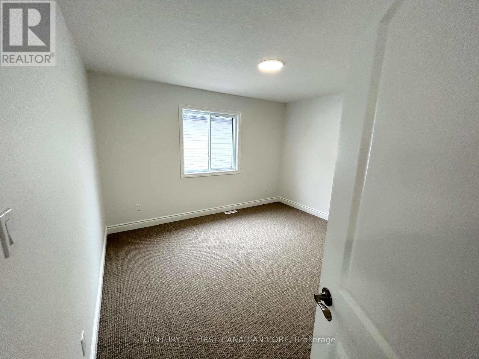 Upper - 201 Roy Mcdonald Drive, London South, Ontario  N6L 0J1 - Photo 12 - X13435958